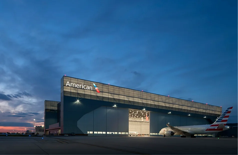 Image of American Airlines O’Hare Hangar 2. Photo by Ghafari.
