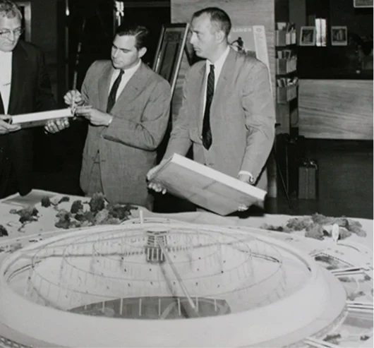 Image of the Kalwall 1964-65 World's Fair installation.
